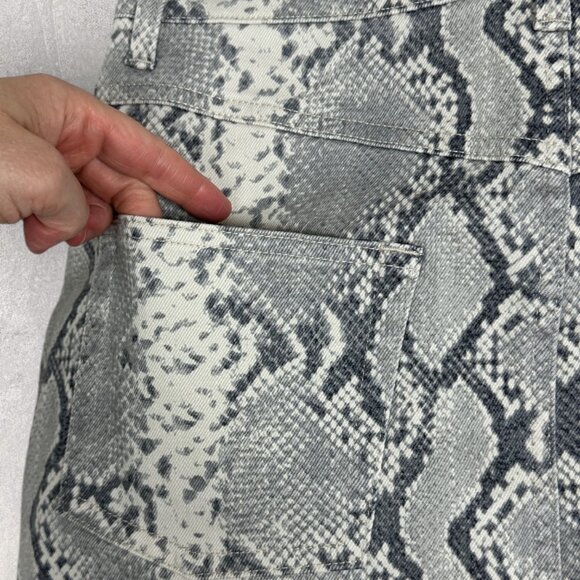 Aritzia Wilfred Free Grey Kelsey Mini Skirt Snake Print Size 8 Pockets Utility - Picture 11 of 14